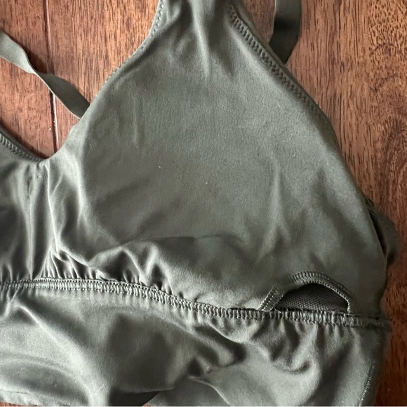 OFFLINE By Aerie Real Me Strappy Back Sports Bra Size Medium - Picture 7 of 9